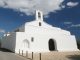 Rund um die Kirche von Sant Llorenç de Balàfia findet am 10. August die Fiesta zur Erinnerung an die Rückeroberung Ibizas durch die Christen statt. (Foto: Ibiza.travel)