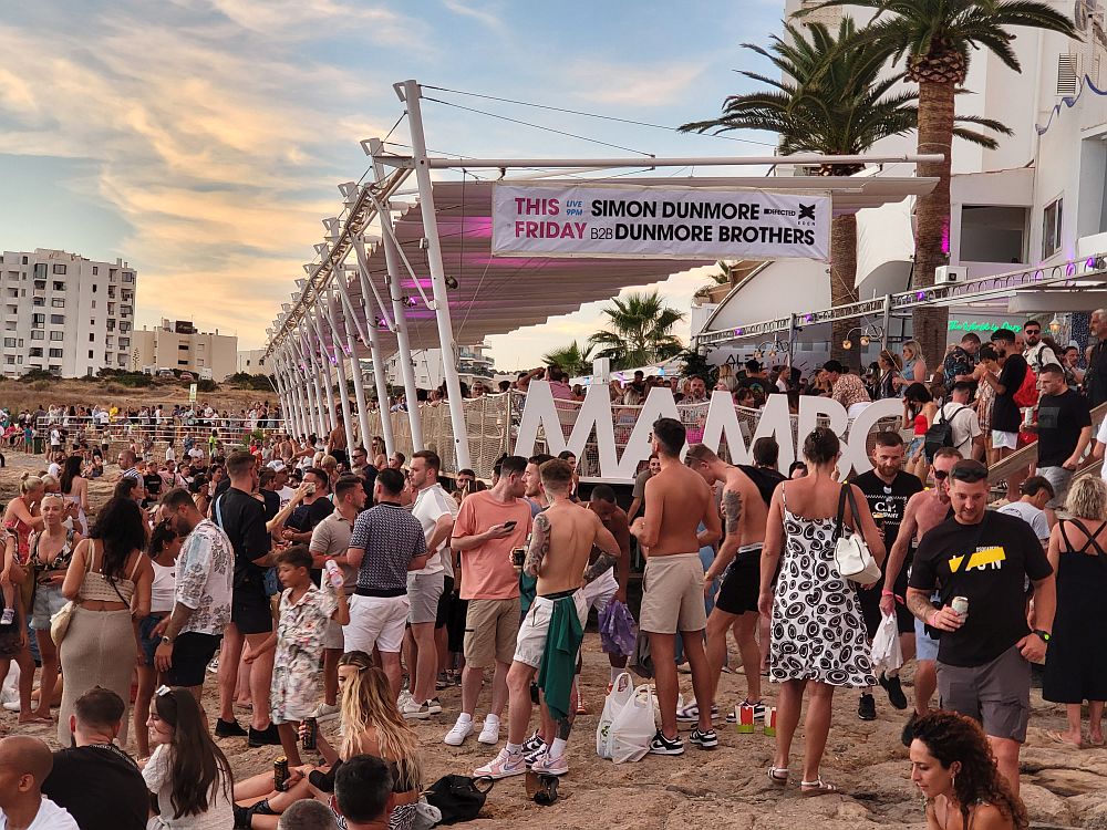 Wie Heißen Die Bewohner Von Ibiza 10 Aktivitäten, die man als Ibiza-Besucher lieber lassen sollte - IBIZA